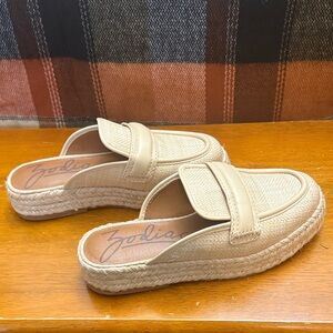 Zodiac Women's Cream Woven Slip-On Mules